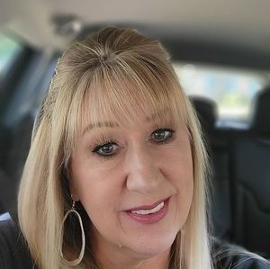 Meet your Posher, Leanna murphy